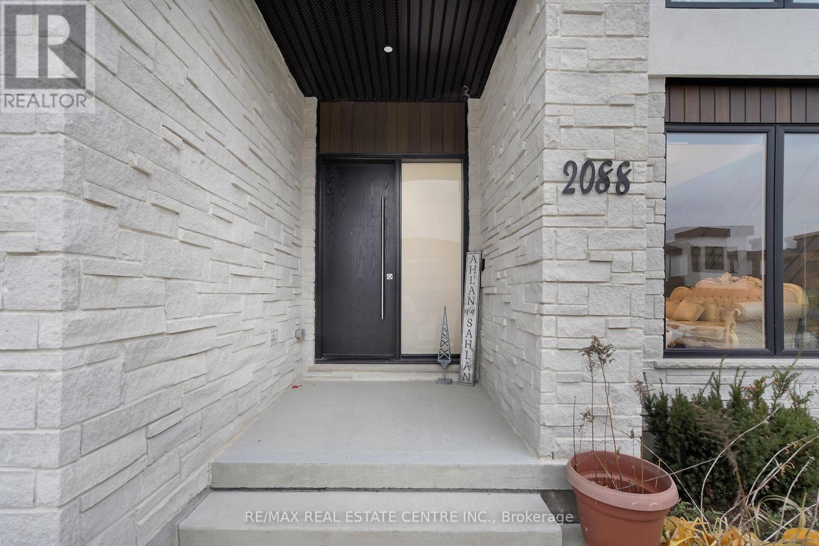 2088 Ironwood Road, London South, Ontario  N6K 0H8 - Photo 4 - X12840444