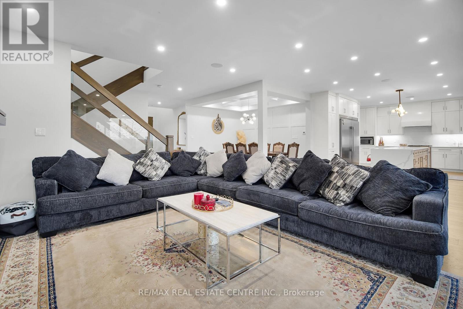 2088 Ironwood Road, London South, Ontario  N6K 0H8 - Photo 8 - X12840444