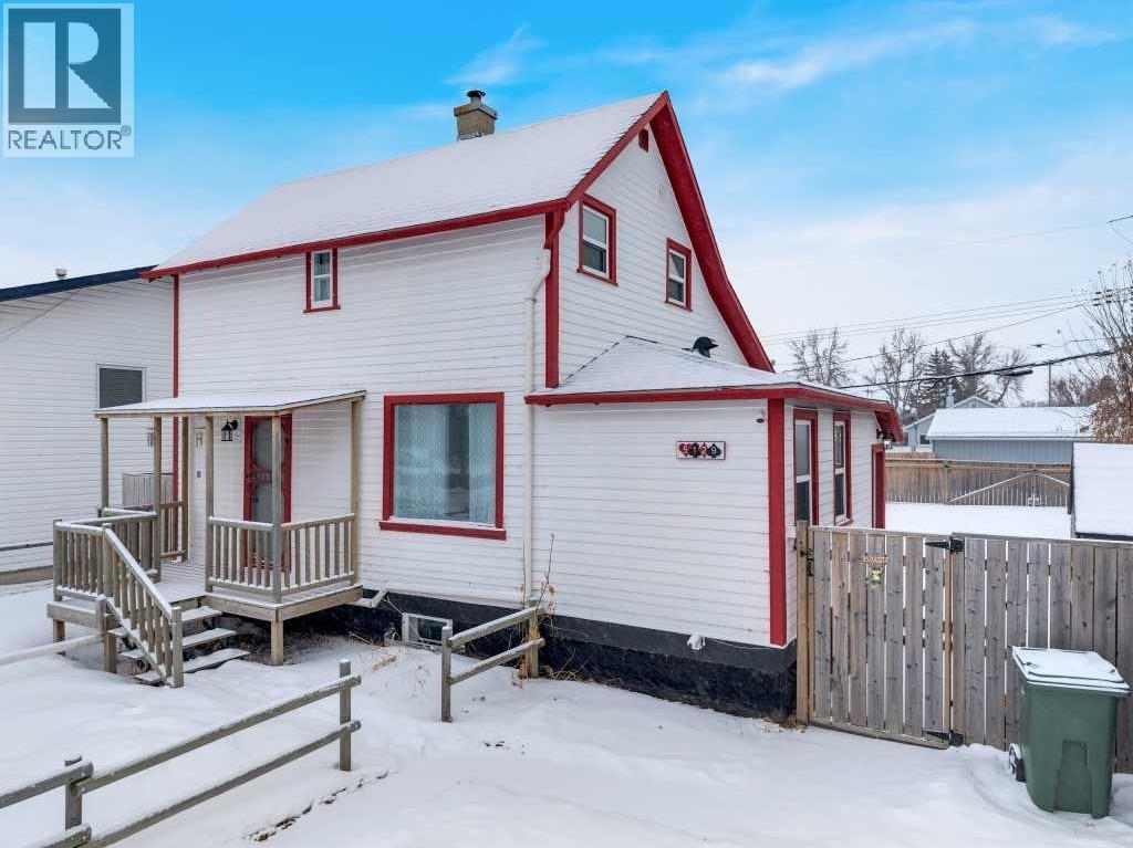 5129 48 Avenue, Ponoka, Alberta  T4J 1J2 - Photo 3 - A2289769