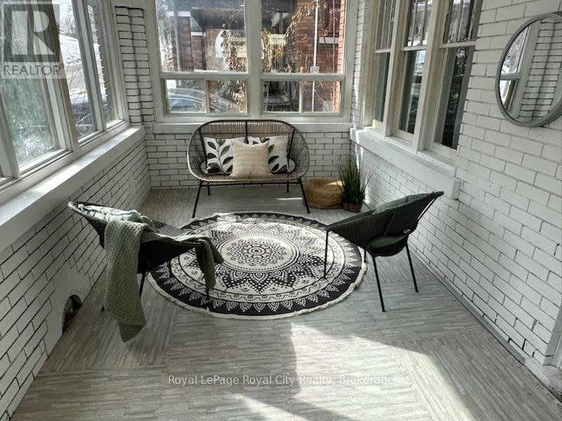 18 Shanley Street, Kitchener, Ontario  N2H 5N8 - Photo 5 - X12710112