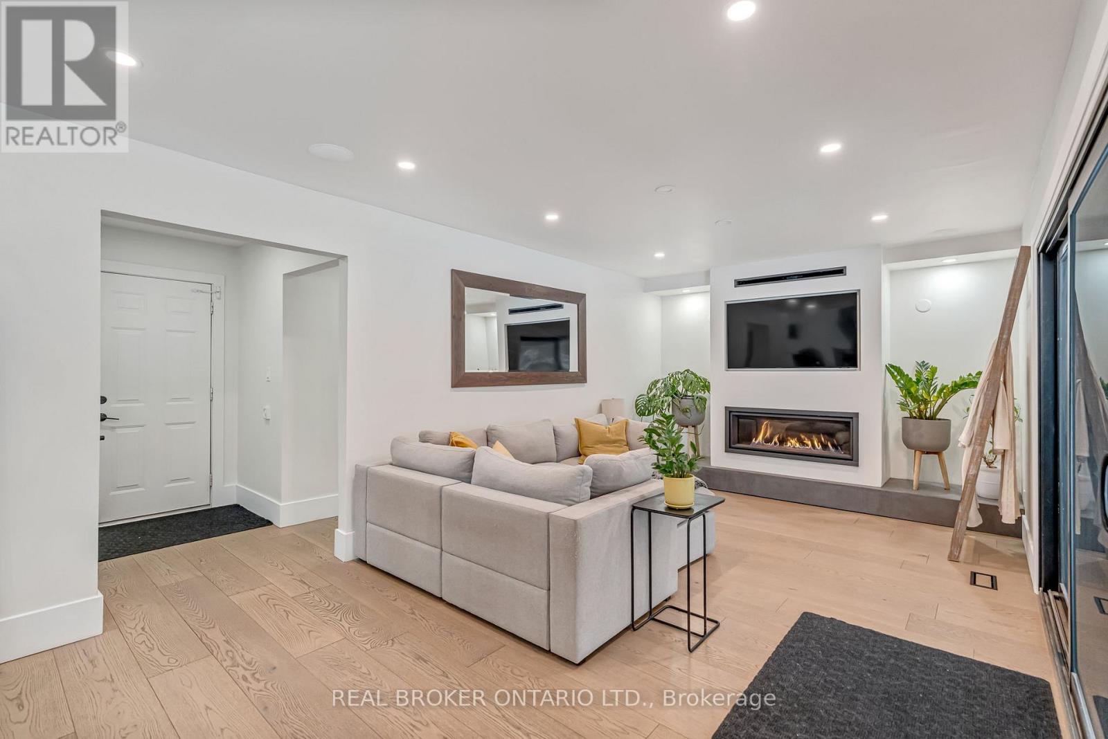 16 Bannisdale Way, Hamilton, Ontario  L0R 1H2 - Photo 19 - X12803778