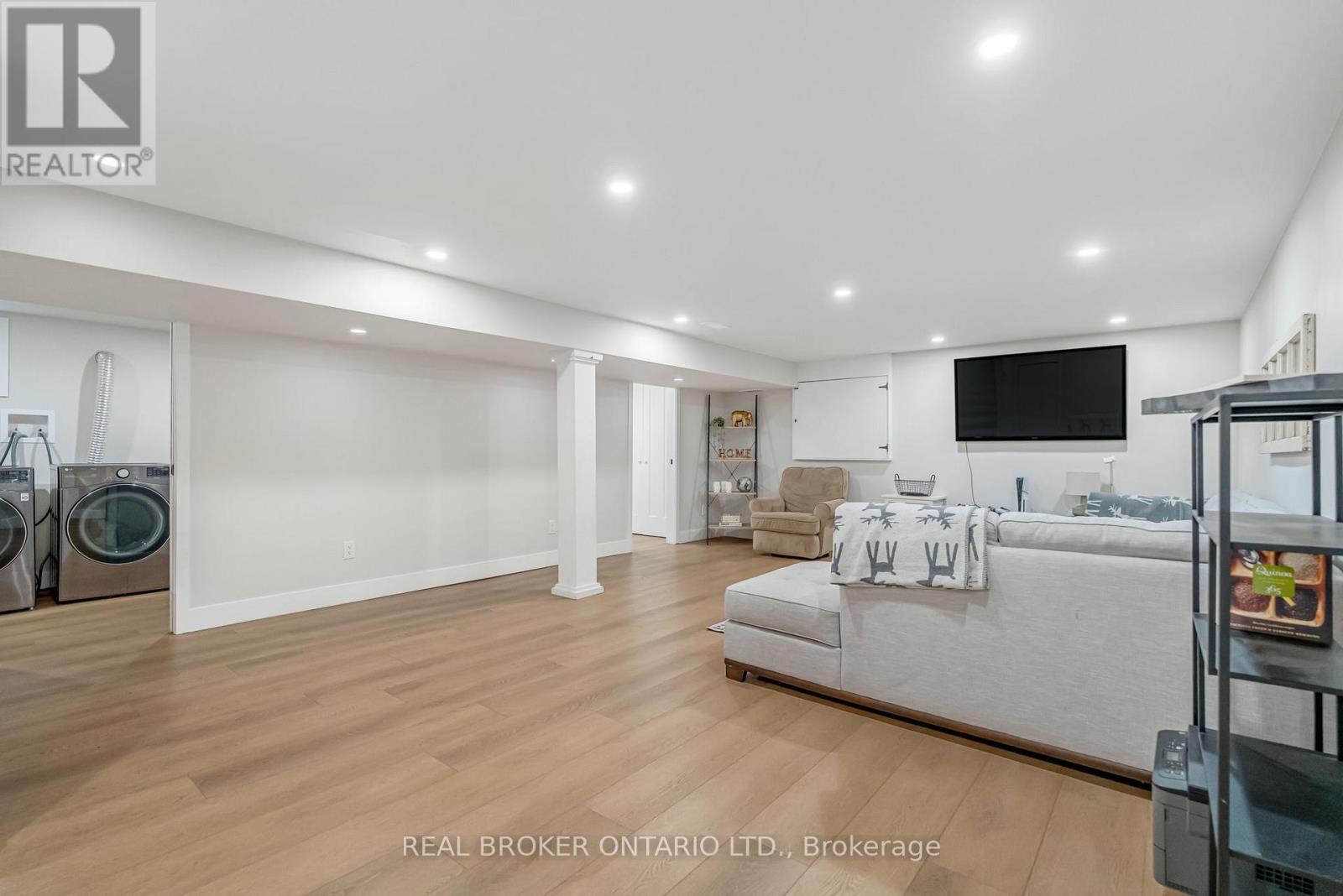 16 Bannisdale Way, Hamilton, Ontario  L0R 1H2 - Photo 34 - X12803778