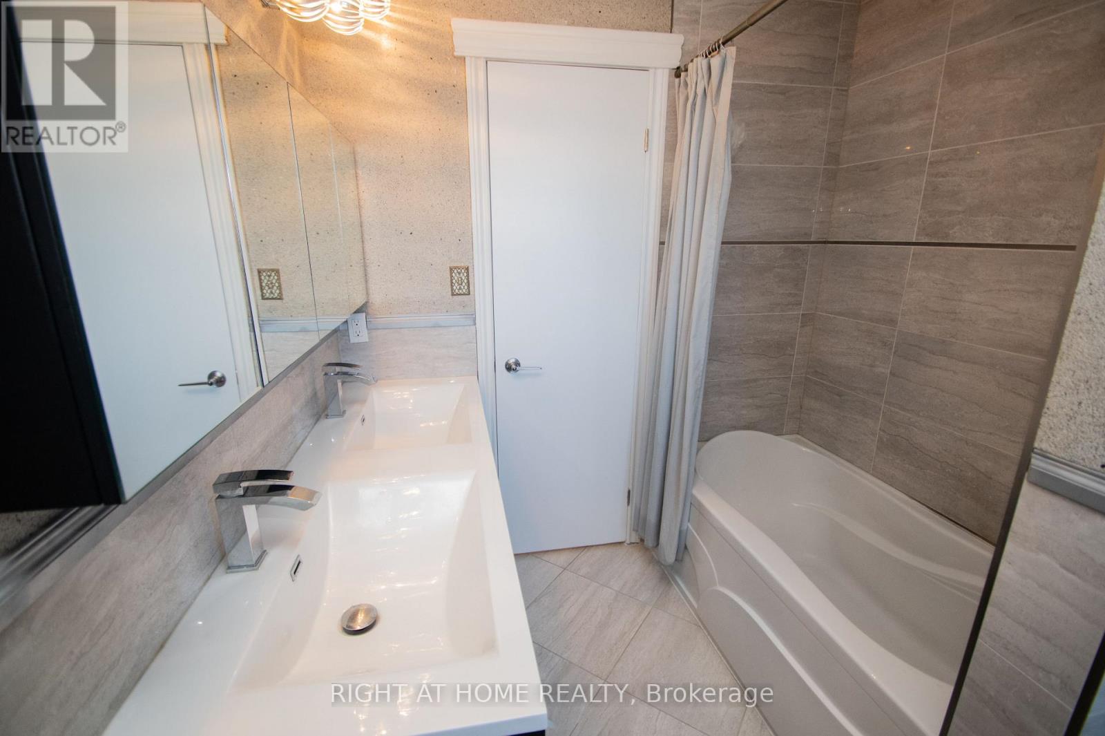 6807 Corwin Crescent, Niagara Falls, Ontario  L2G 2M8 - Photo 28 - X12840354