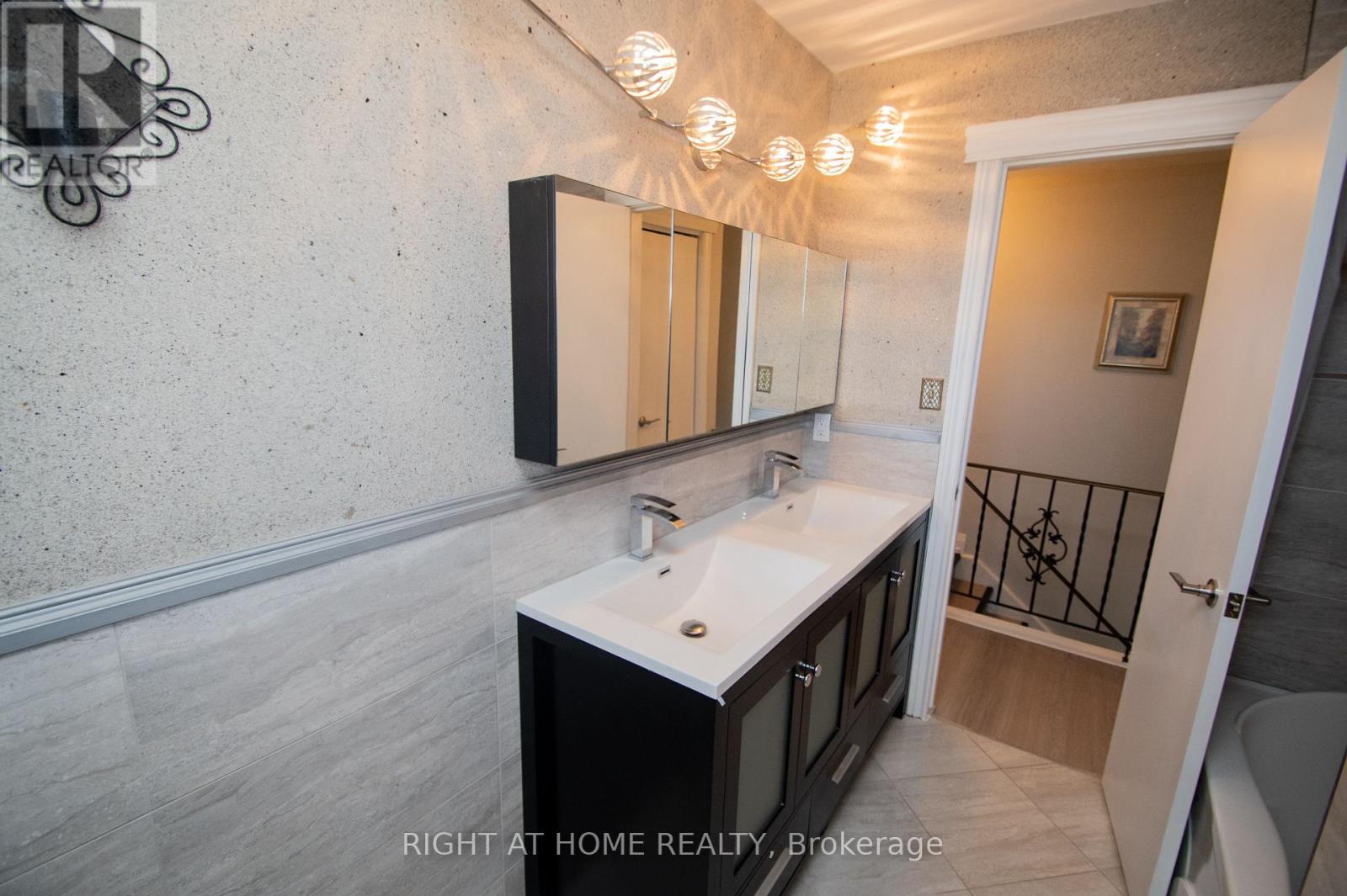 6807 Corwin Crescent, Niagara Falls, Ontario  L2G 2M8 - Photo 29 - X12840354