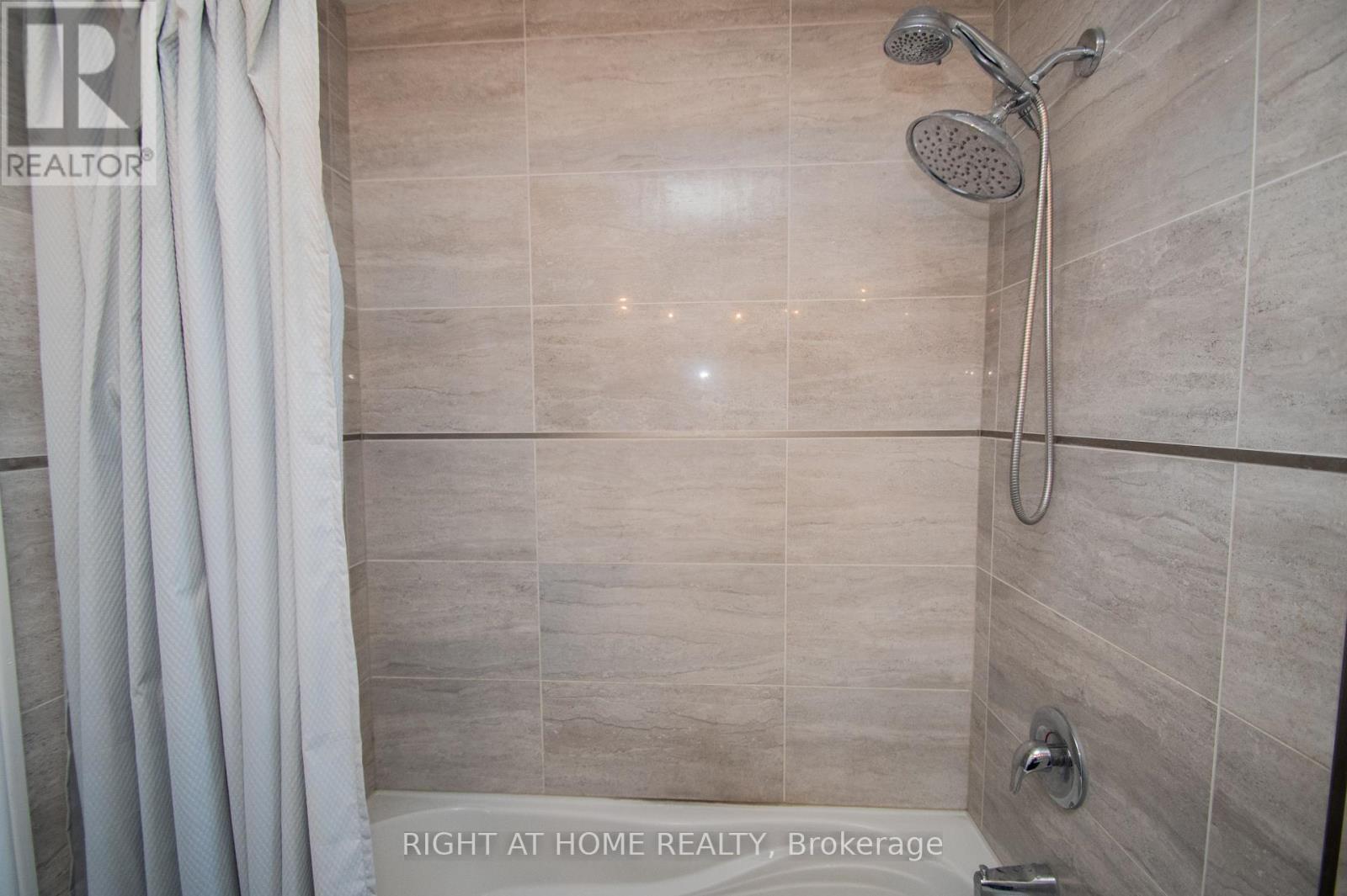 6807 Corwin Crescent, Niagara Falls, Ontario  L2G 2M8 - Photo 32 - X12840354