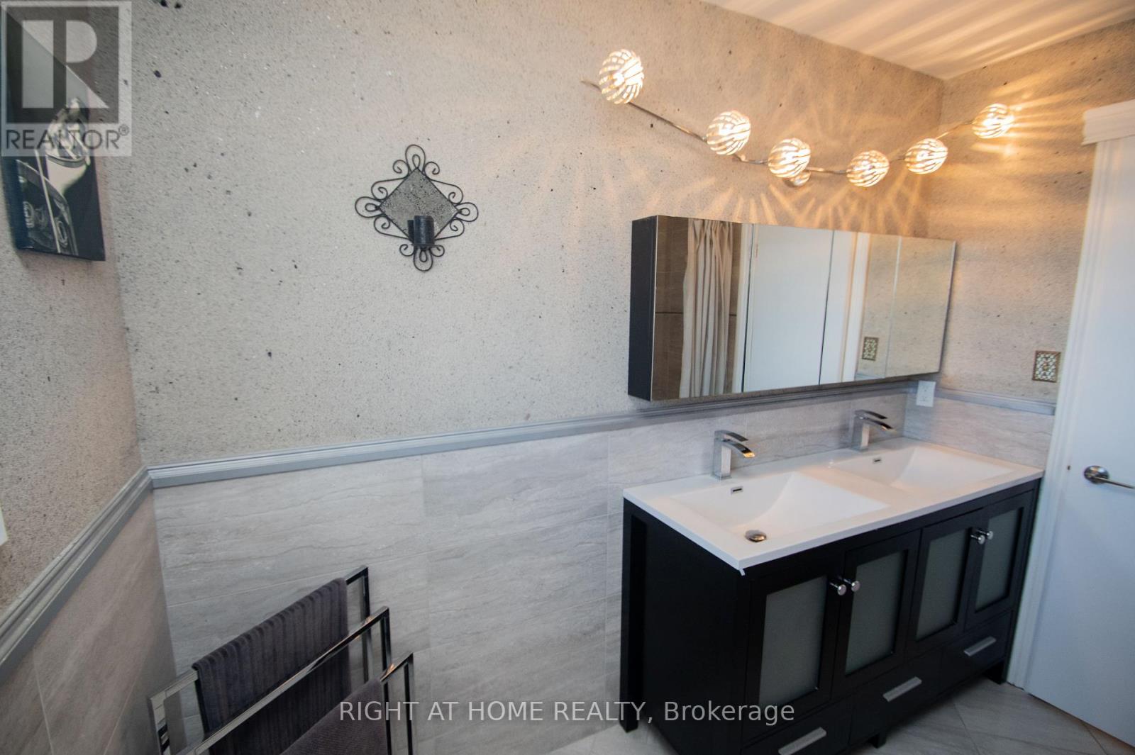 6807 Corwin Crescent, Niagara Falls, Ontario  L2G 2M8 - Photo 30 - X12840354