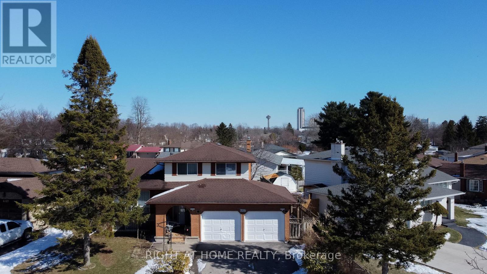 6807 Corwin Crescent, Niagara Falls, Ontario  L2G 2M8 - Photo 2 - X12840354