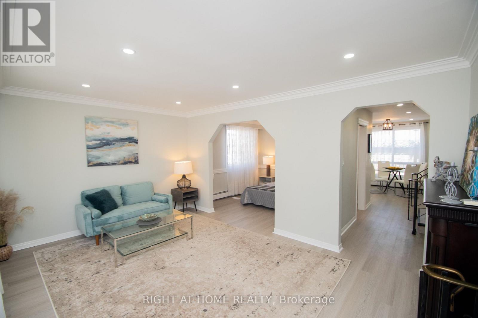 6807 Corwin Crescent, Niagara Falls, Ontario  L2G 2M8 - Photo 5 - X12840354