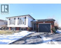 158 CLIFTON DOWNS Road, Hamilton, Ontario