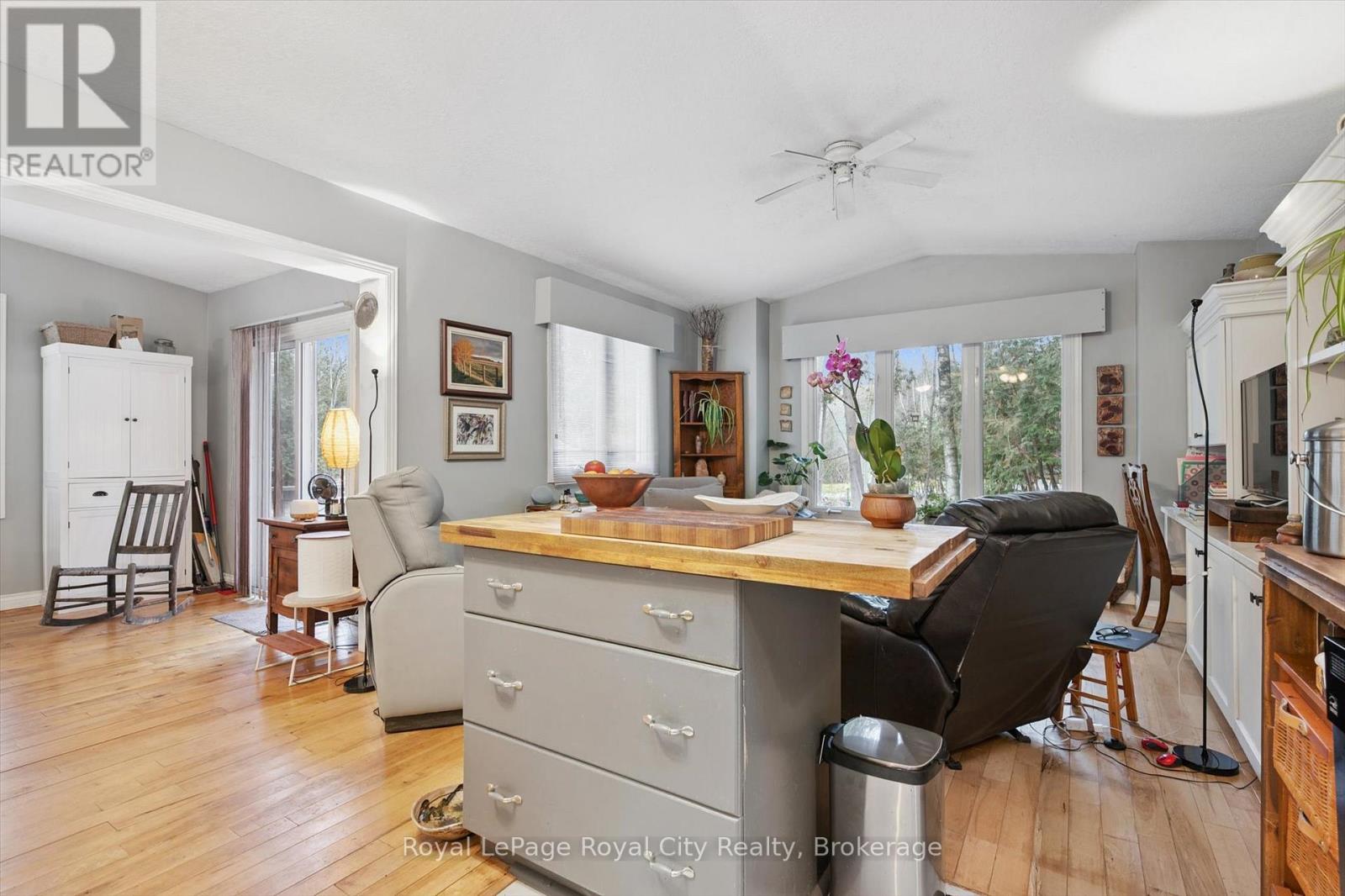 10 Spruce Avenue, Puslinch, Ontario  N1B 2J0 - Photo 15 - X12840504