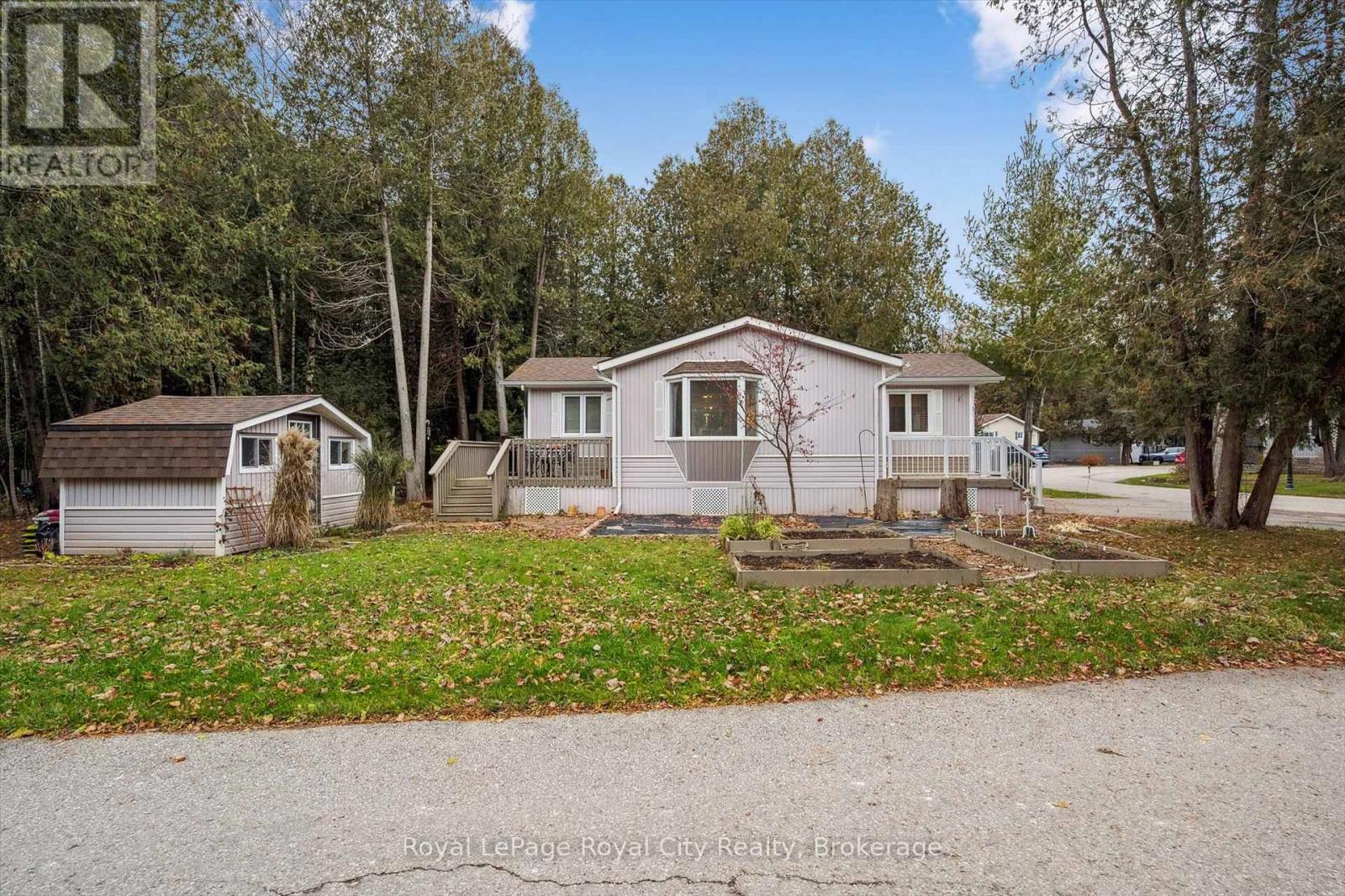 10 Spruce Avenue, Puslinch, Ontario  N1B 2J0 - Photo 2 - X12840504
