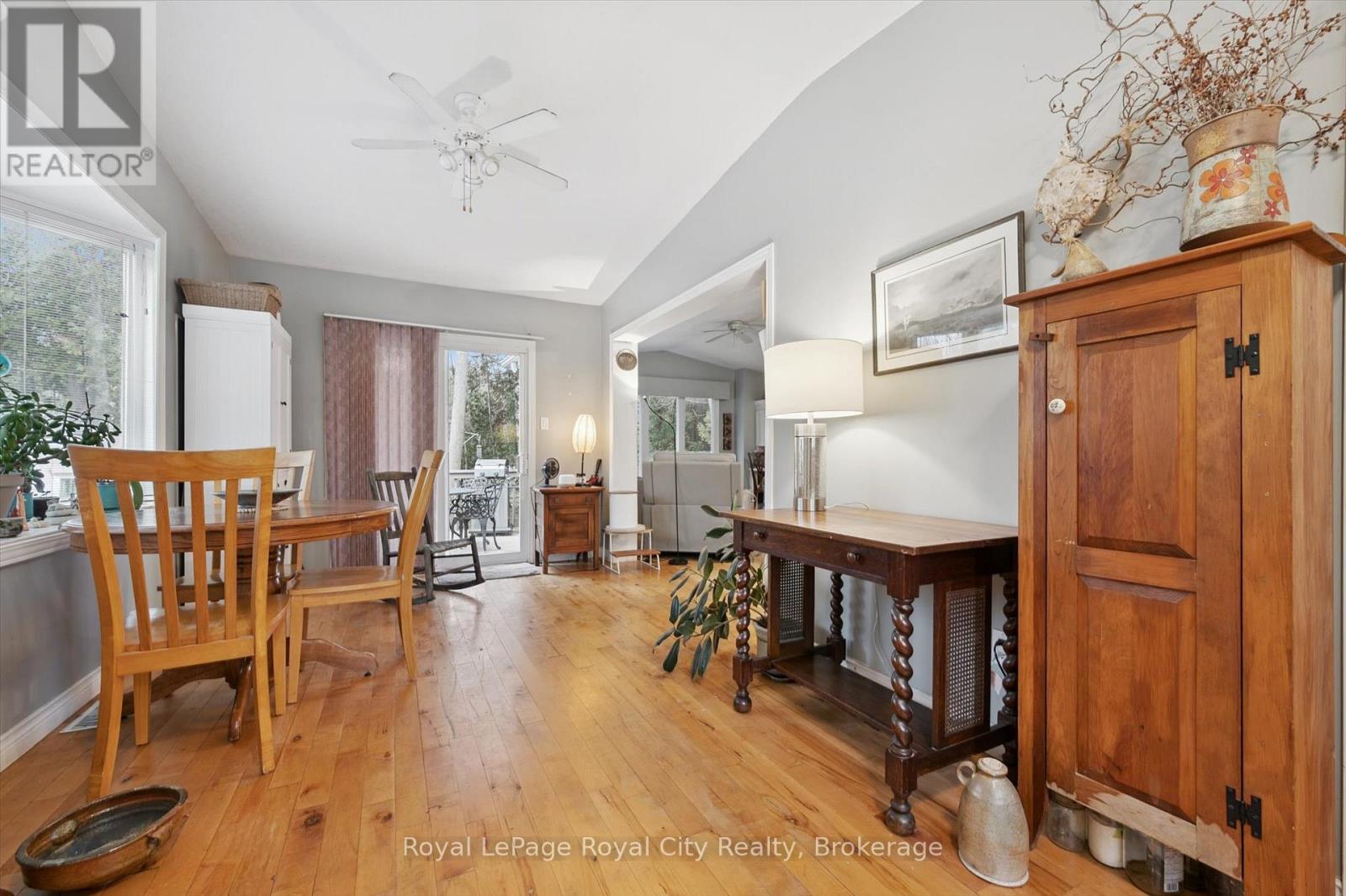 10 Spruce Avenue, Puslinch, Ontario  N1B 2J0 - Photo 7 - X12840504