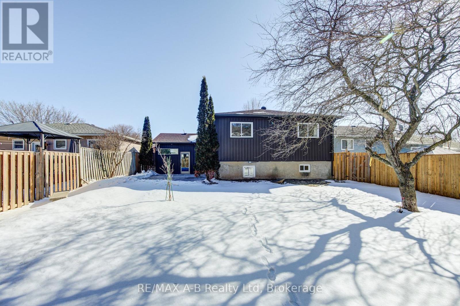 29 Dunsford Crescent, St. Marys, Ontario  N4X 1A5 - Photo 39 - X12840536