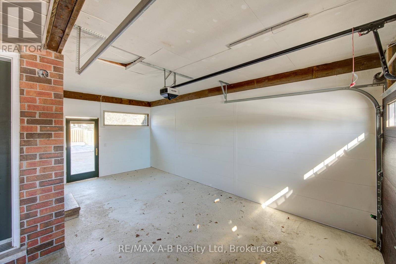 29 Dunsford Crescent, St. Marys, Ontario  N4X 1A5 - Photo 4 - X12840536