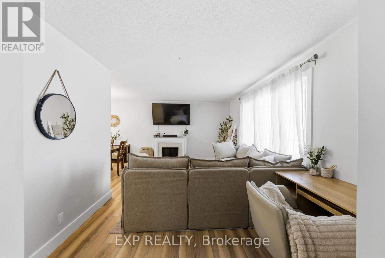 67 Leland Drive, Belleville (Belleville Ward), Ontario  K8P 1G4 - Photo 12 - X12840460