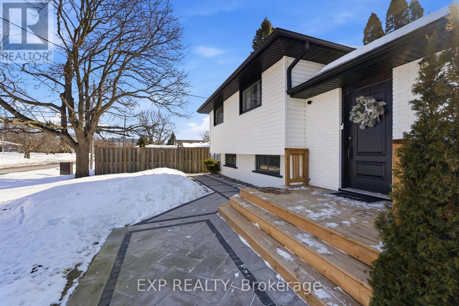 67 Leland Drive, Belleville (Belleville Ward), Ontario  K8P 1G4 - Photo 6 - X12840460