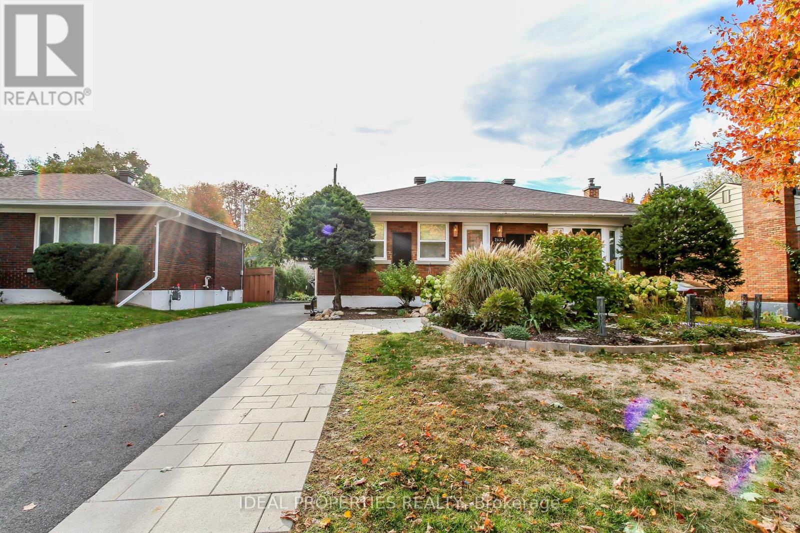 A - 2034 Saunderson Drive, Ottawa, Ontario  K1G 2E6 - Photo 2 - X12840520