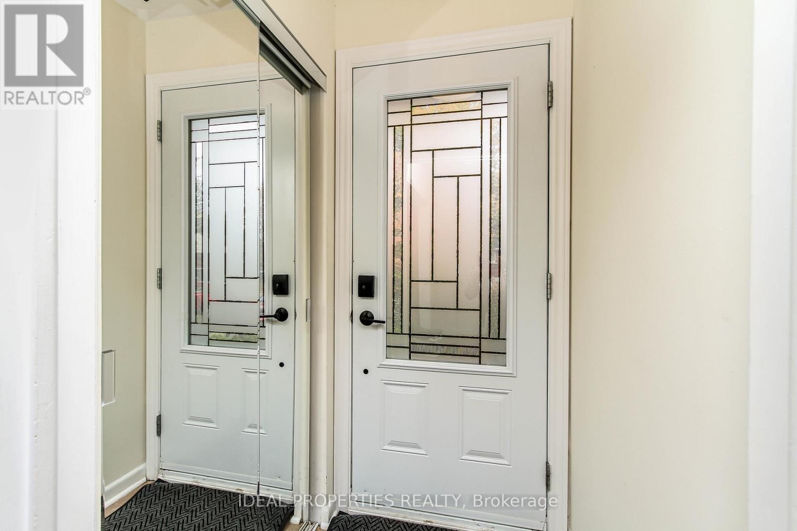 A - 2034 Saunderson Drive, Ottawa, Ontario  K1G 2E6 - Photo 6 - X12840520