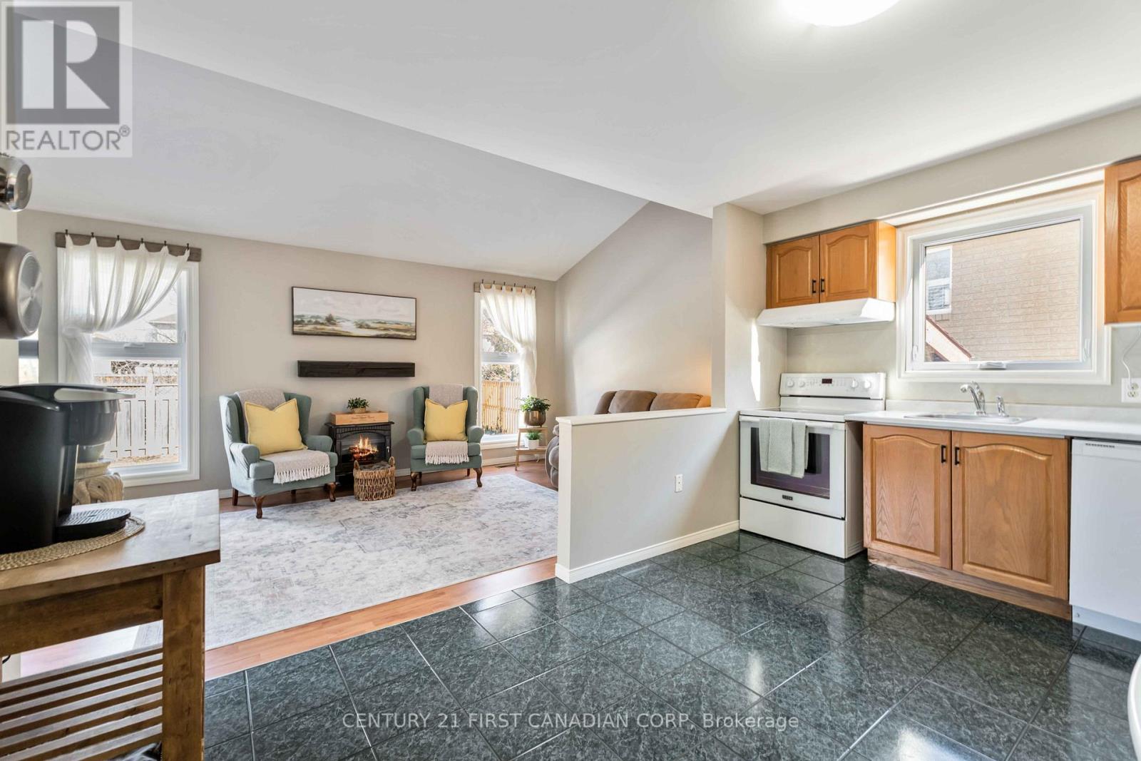 49 Foxtrot Drive, Hamilton, Ontario  L8J 3T5 - Photo 10 - X12840568