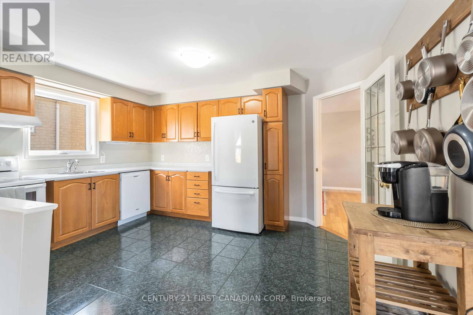 49 Foxtrot Drive, Hamilton, Ontario  L8J 3T5 - Photo 12 - X12840568