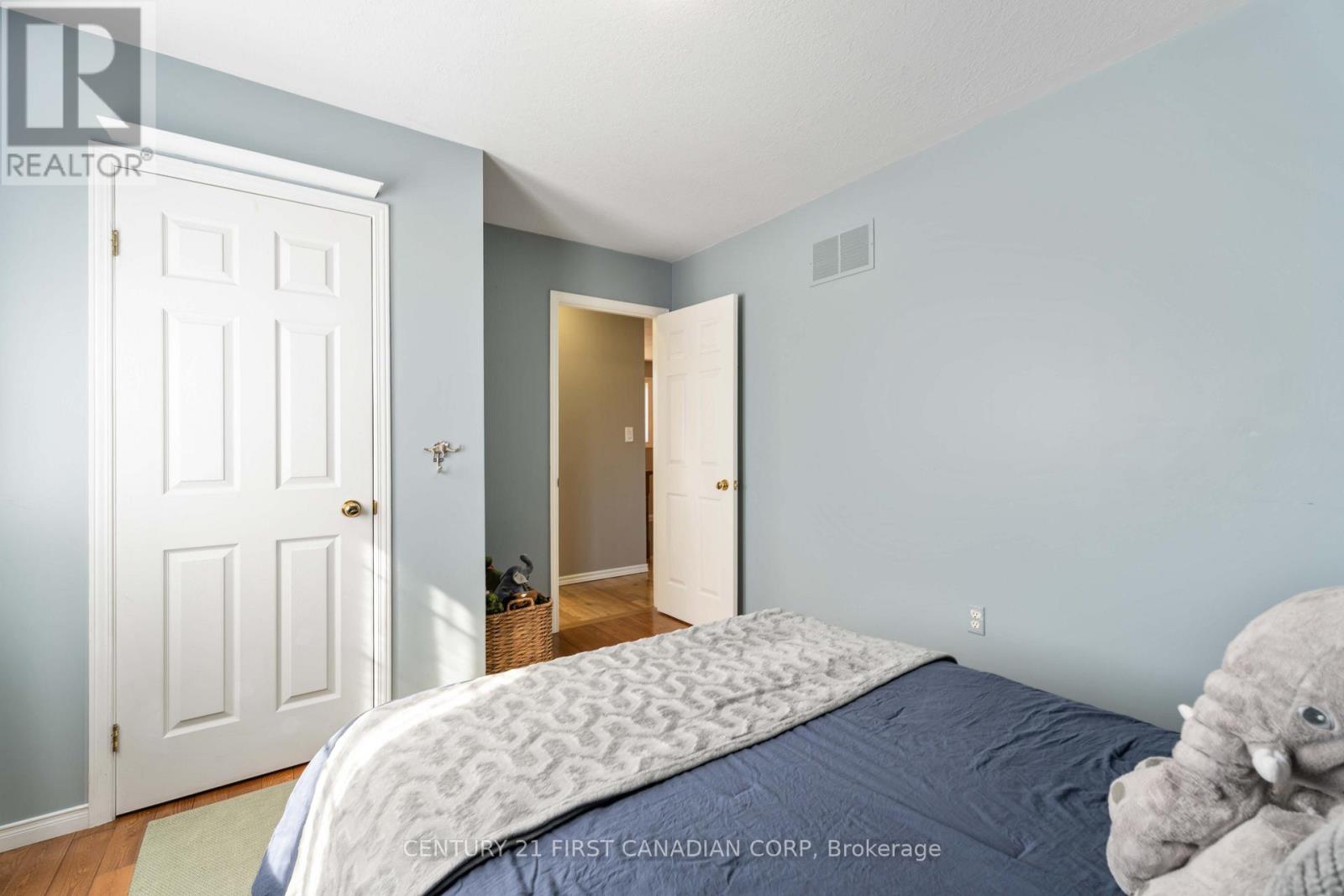 49 Foxtrot Drive, Hamilton, Ontario  L8J 3T5 - Photo 19 - X12840568