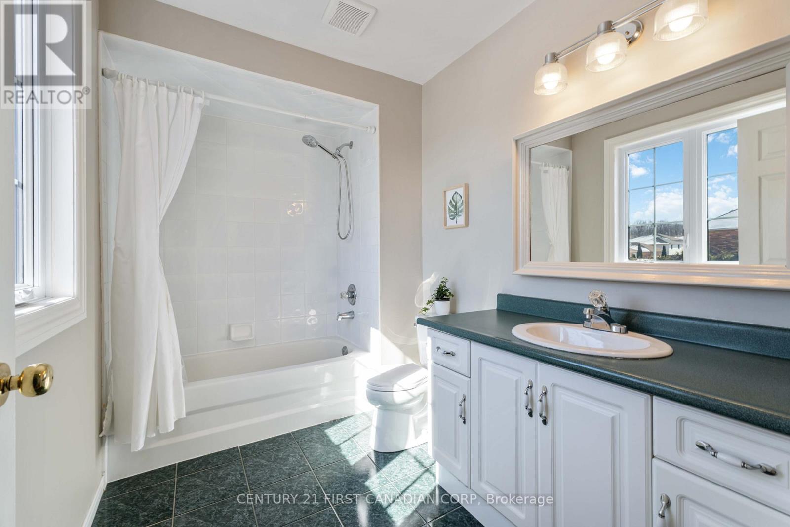 49 Foxtrot Drive, Hamilton, Ontario  L8J 3T5 - Photo 20 - X12840568