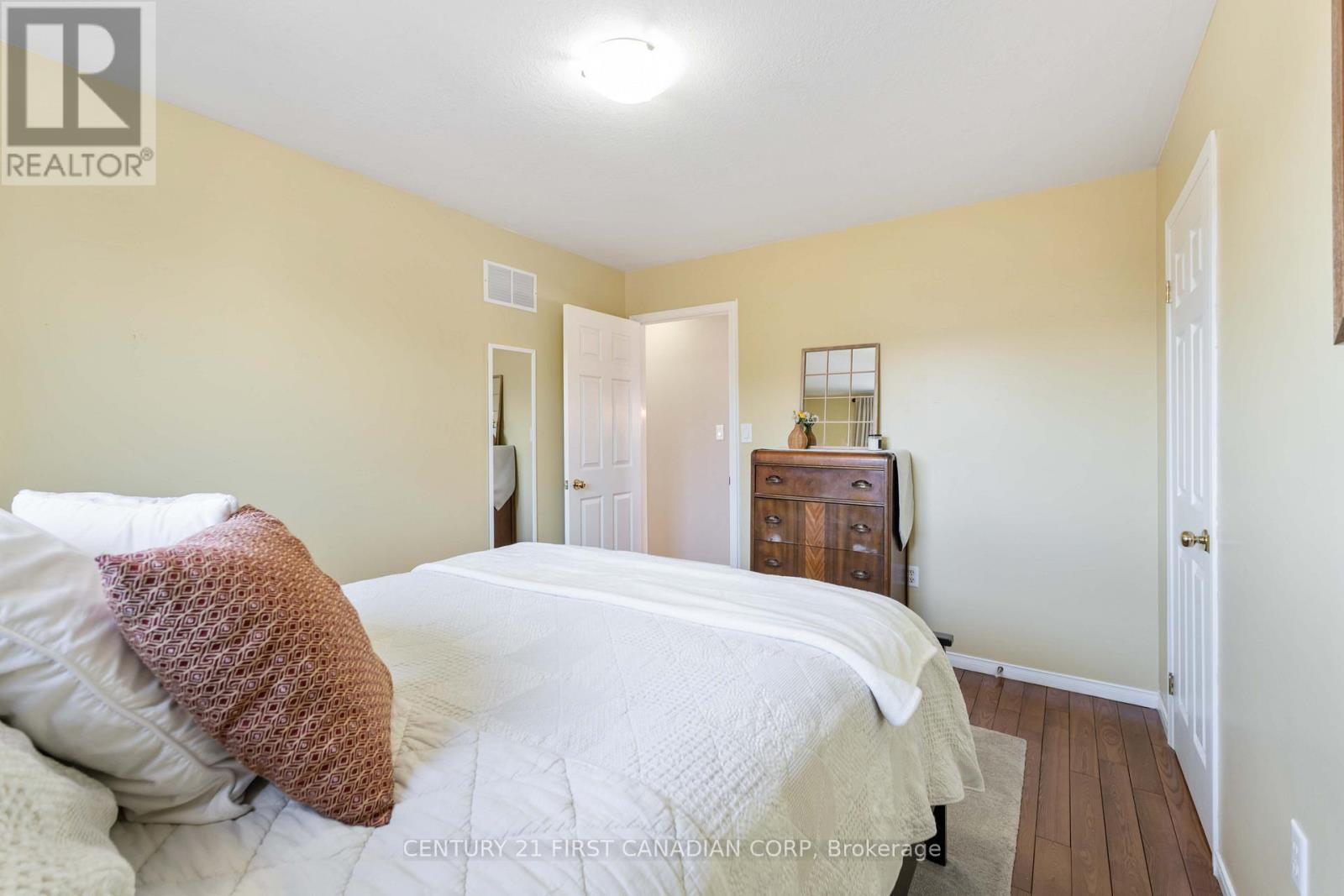 49 Foxtrot Drive, Hamilton, Ontario  L8J 3T5 - Photo 22 - X12840568