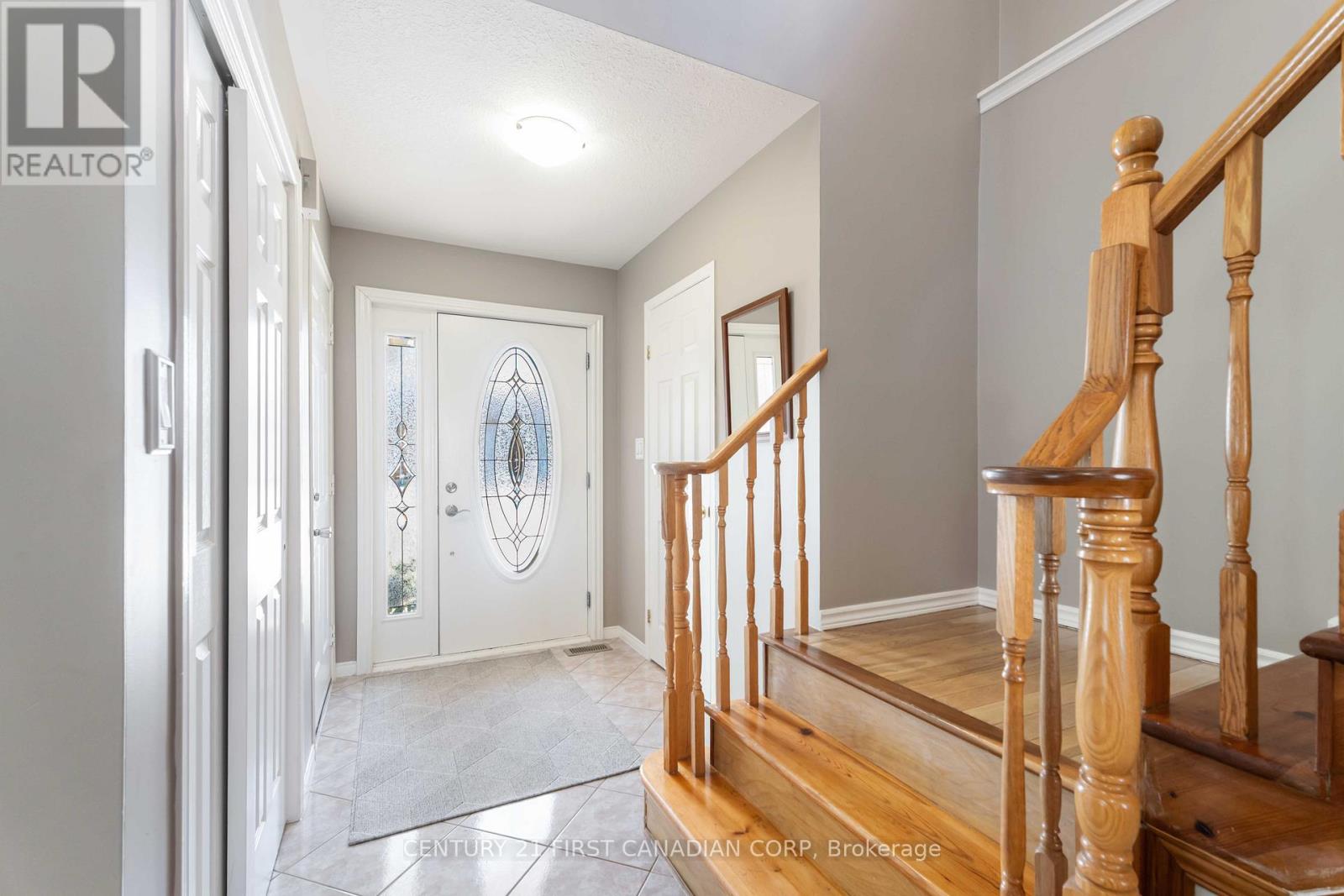 49 Foxtrot Drive, Hamilton, Ontario  L8J 3T5 - Photo 4 - X12840568