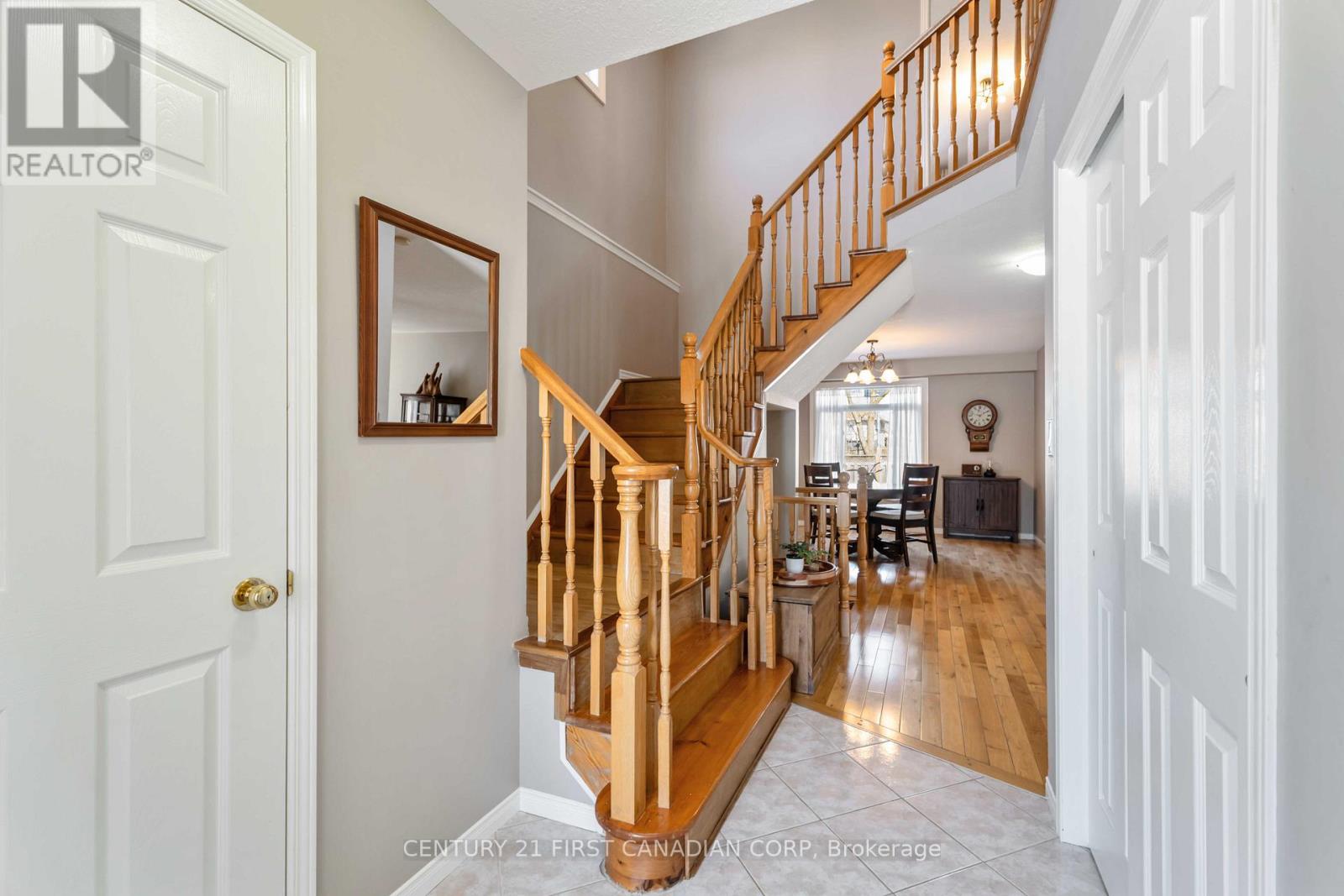 49 Foxtrot Drive, Hamilton, Ontario  L8J 3T5 - Photo 5 - X12840568