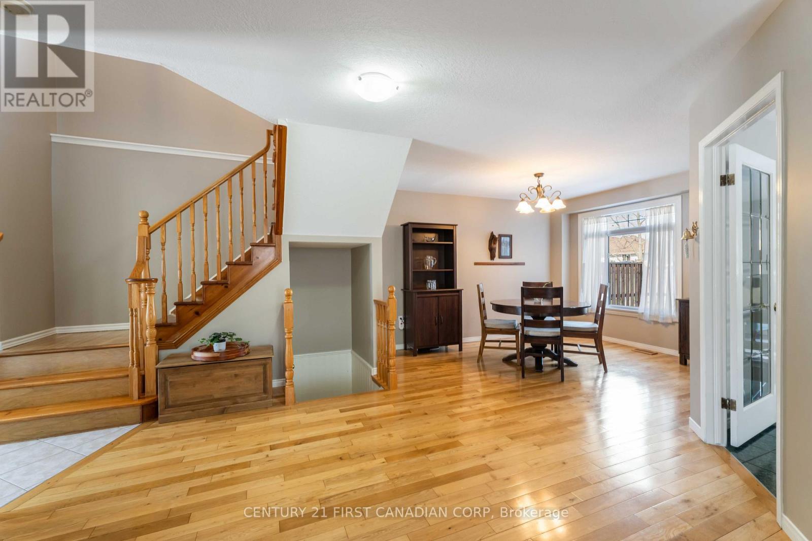 49 Foxtrot Drive, Hamilton, Ontario  L8J 3T5 - Photo 8 - X12840568