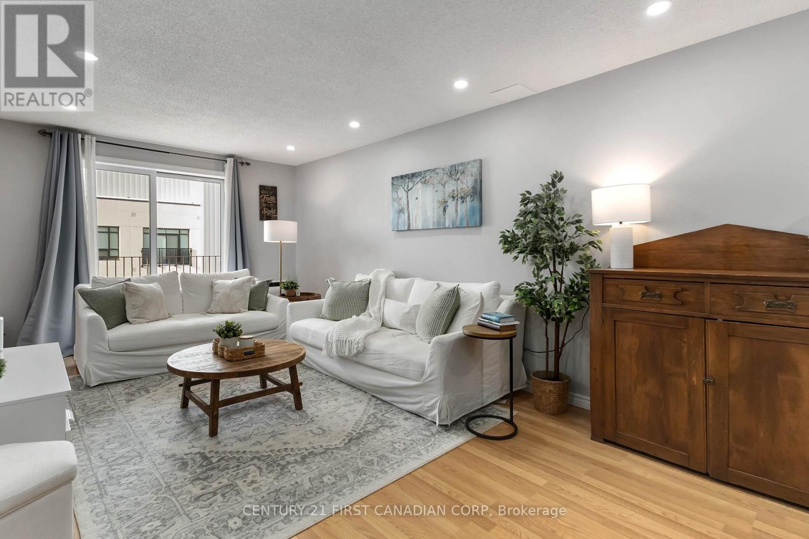 1003 - 95 Baseline Road W, London South, Ontario  N6J 4X3 - Photo 4 - X12840584