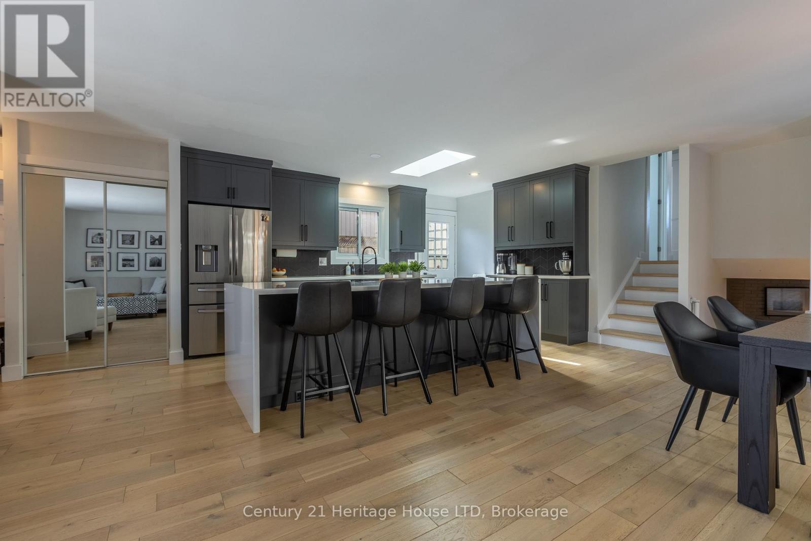 26 Royal Orchard Crescent, St. Catharines, Ontario  L2N 4E9 - Photo 4 - X12836740