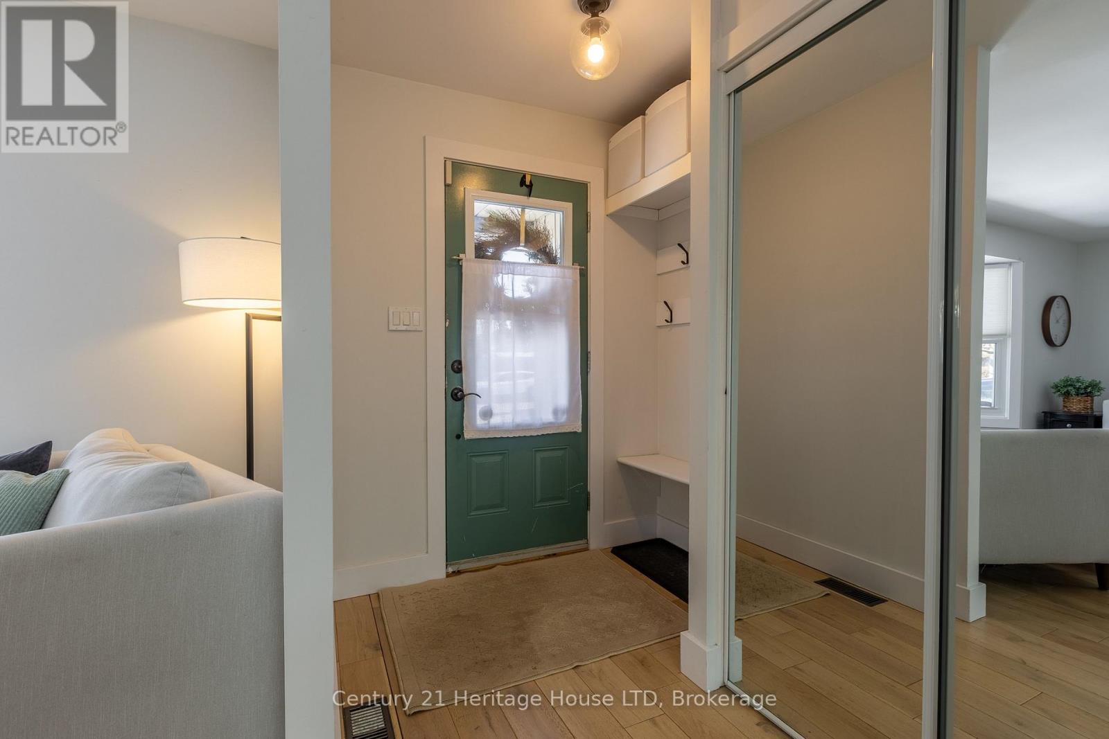 26 Royal Orchard Crescent, St. Catharines, Ontario  L2N 4E9 - Photo 3 - X12836740