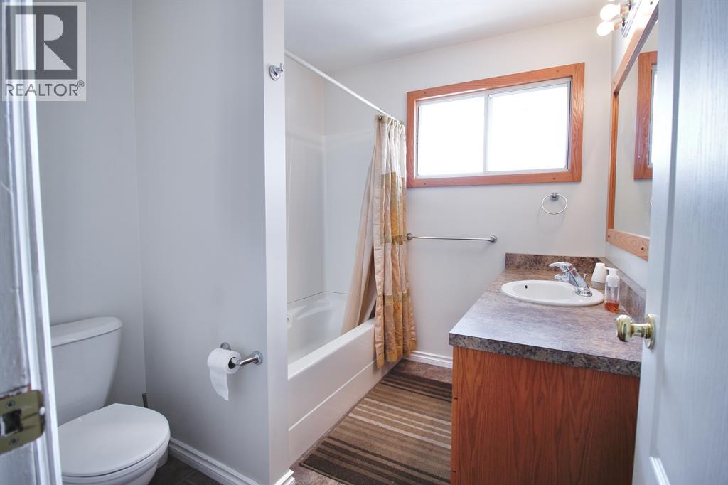 13, 126 Hardisty Avenue, Hinton, Alberta  T7V 1B6 - Photo 10 - A2270905