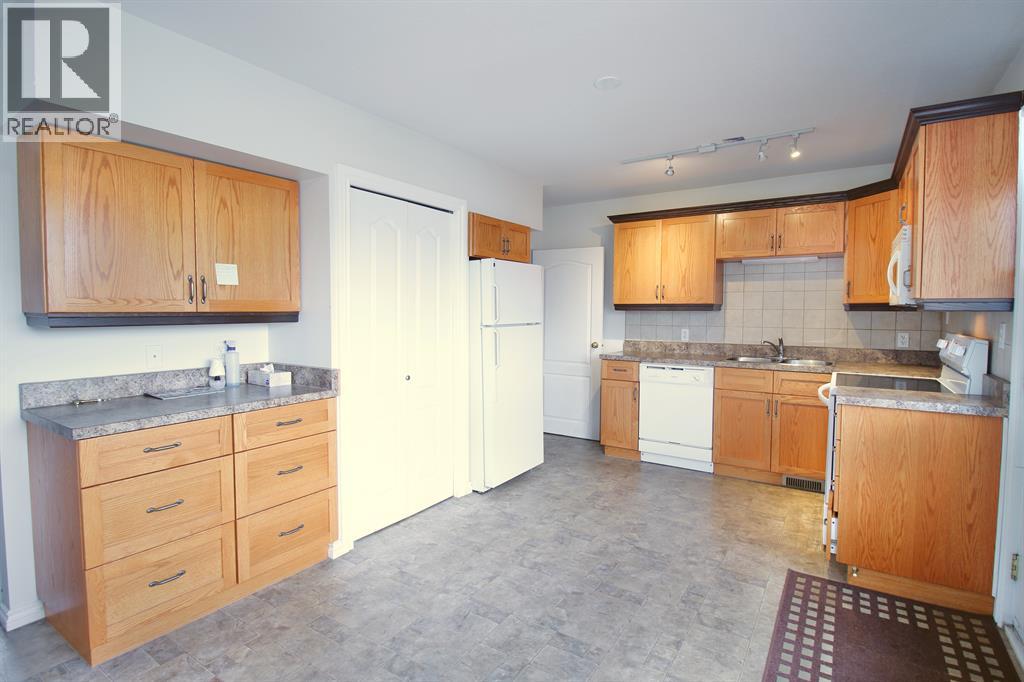 13, 126 Hardisty Avenue, Hinton, Alberta  T7V 1B6 - Photo 5 - A2270905