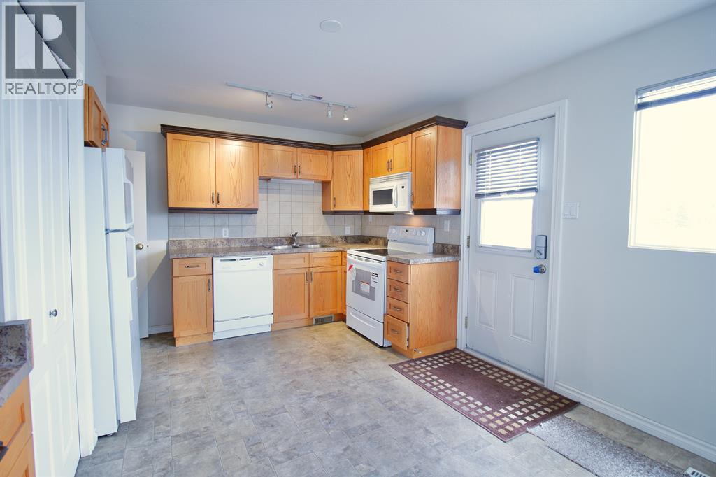 13, 126 Hardisty Avenue, Hinton, Alberta  T7V 1B6 - Photo 4 - A2270905