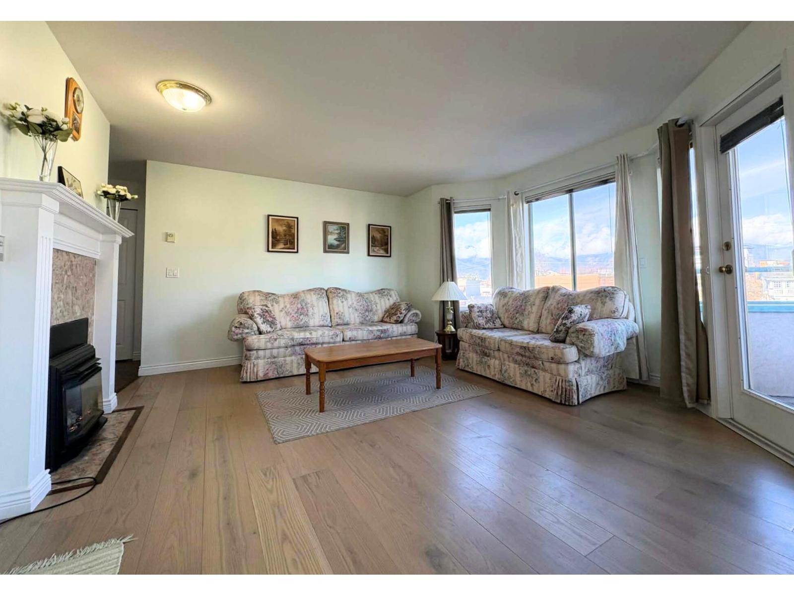 204 46000 First Avenue, Chilliwack Downtown, Chilliwack, British Columbia  V2P 1W1 - Photo 3 - R3084952