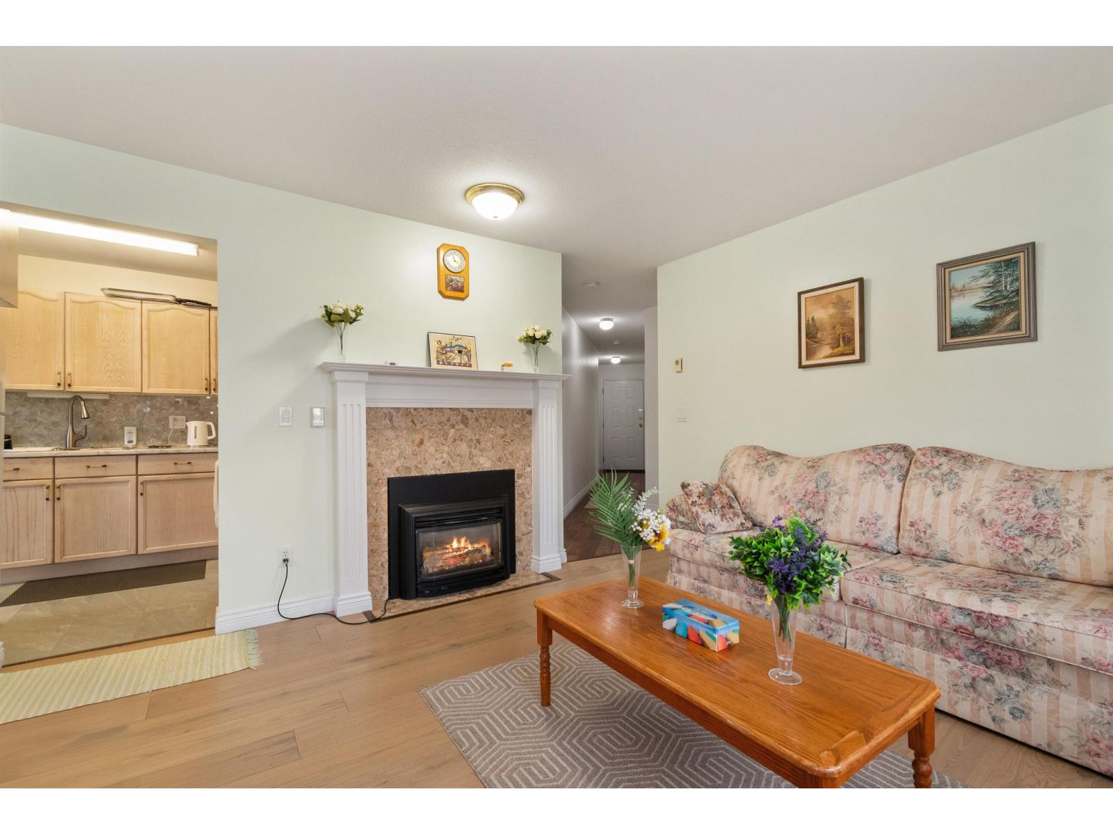 204 46000 First Avenue, Chilliwack Downtown, Chilliwack, British Columbia  V2P 1W1 - Photo 2 - R3084952