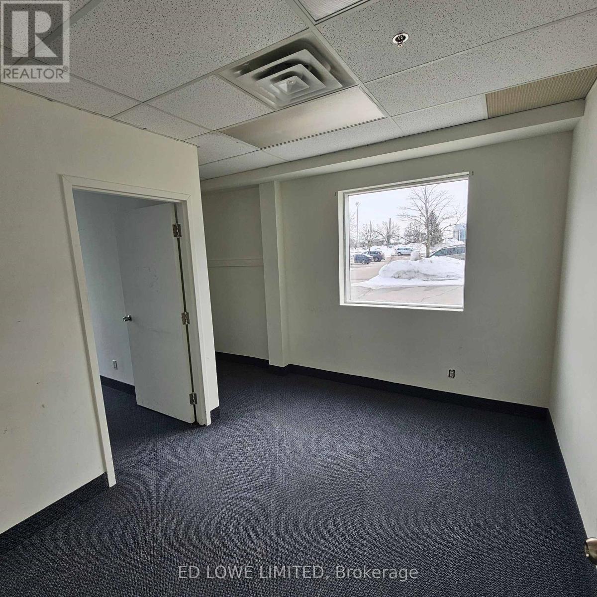 E - 526 Bryne Drive, Barrie, Ontario  L4N 9P6 - Photo 4 - S12704814