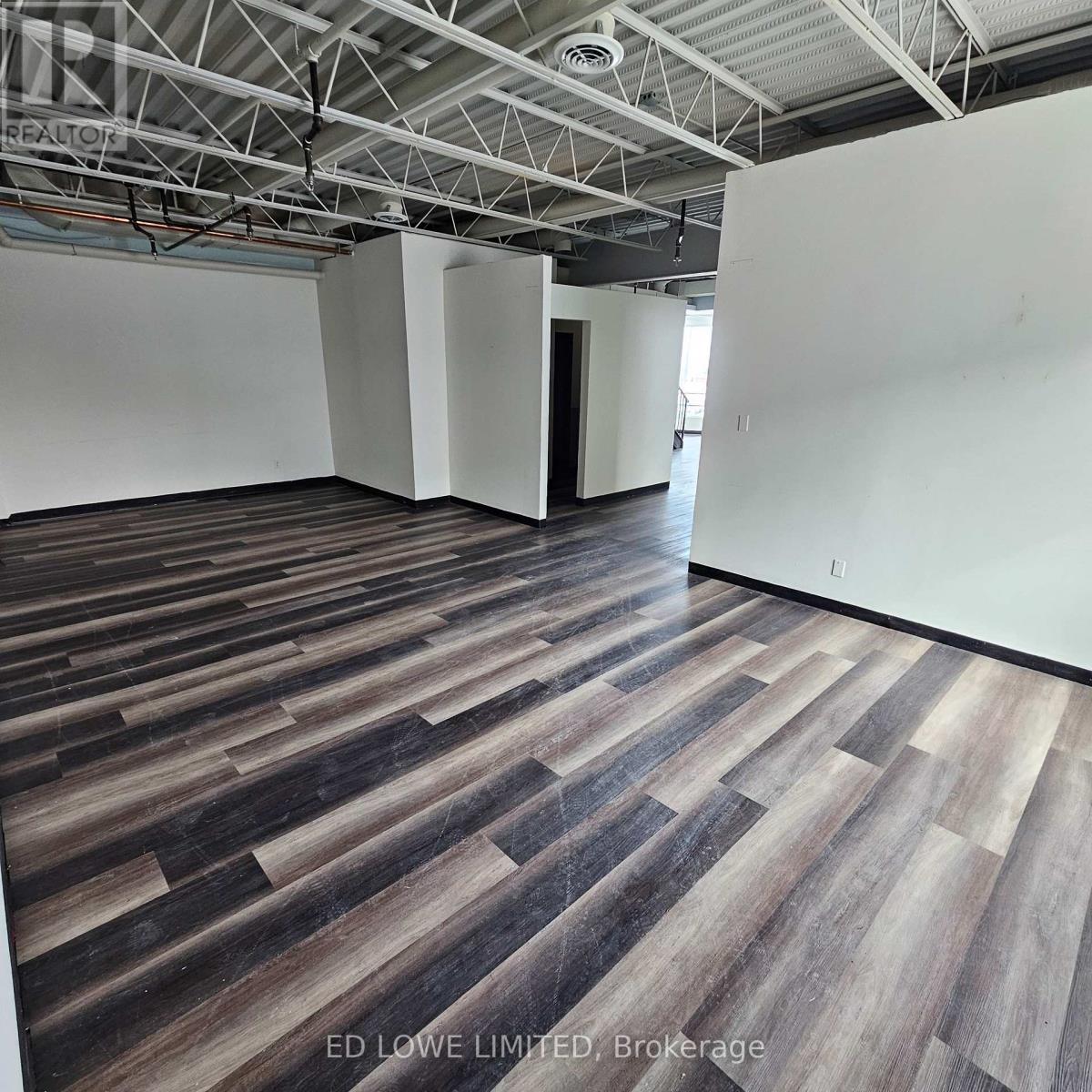 E - 526 Bryne Drive, Barrie, Ontario  L4N 9P6 - Photo 2 - S12704814