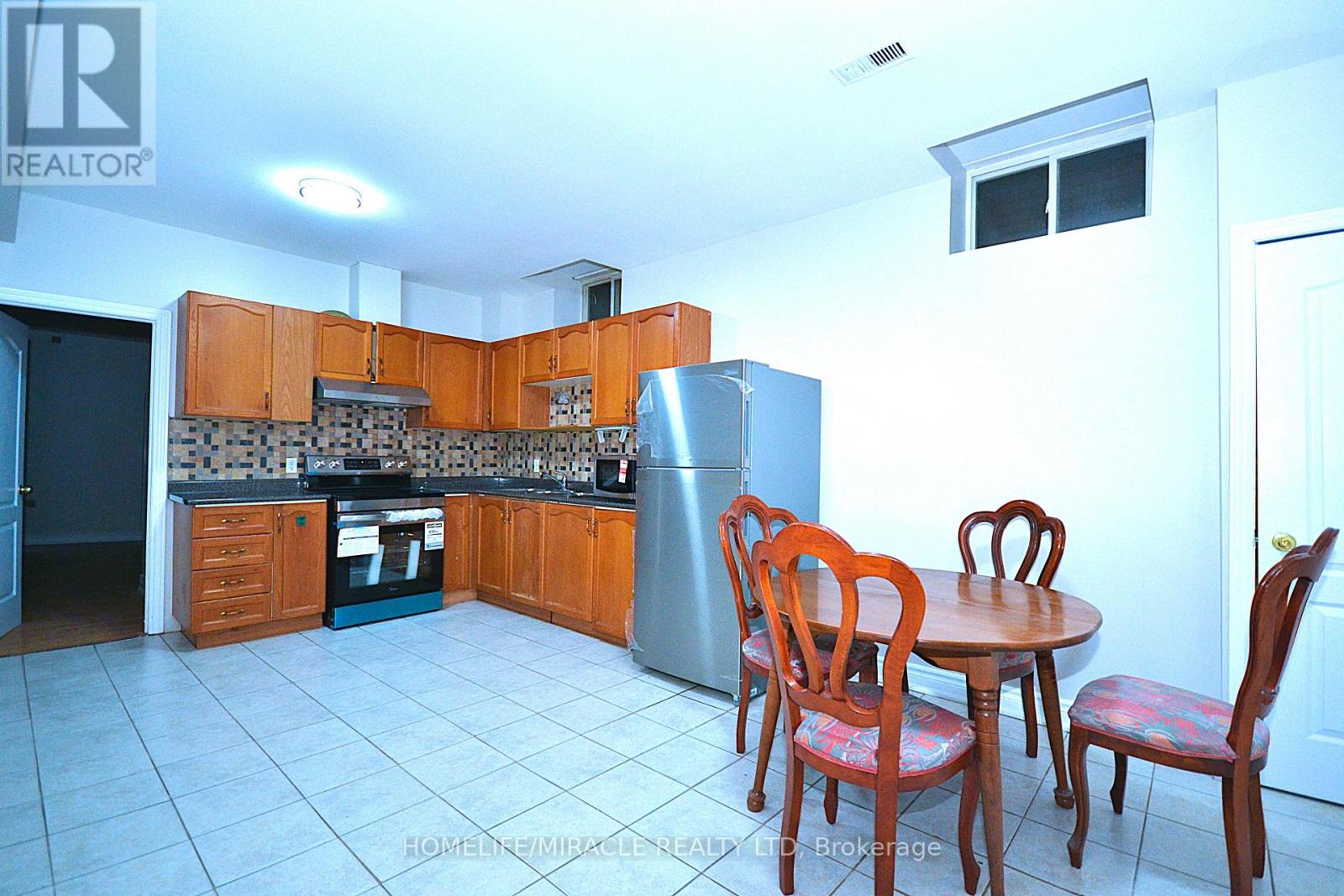 215 Bachman Drive, Vaughan, Ontario  L6A 3V9 - Photo 24 - N12836766