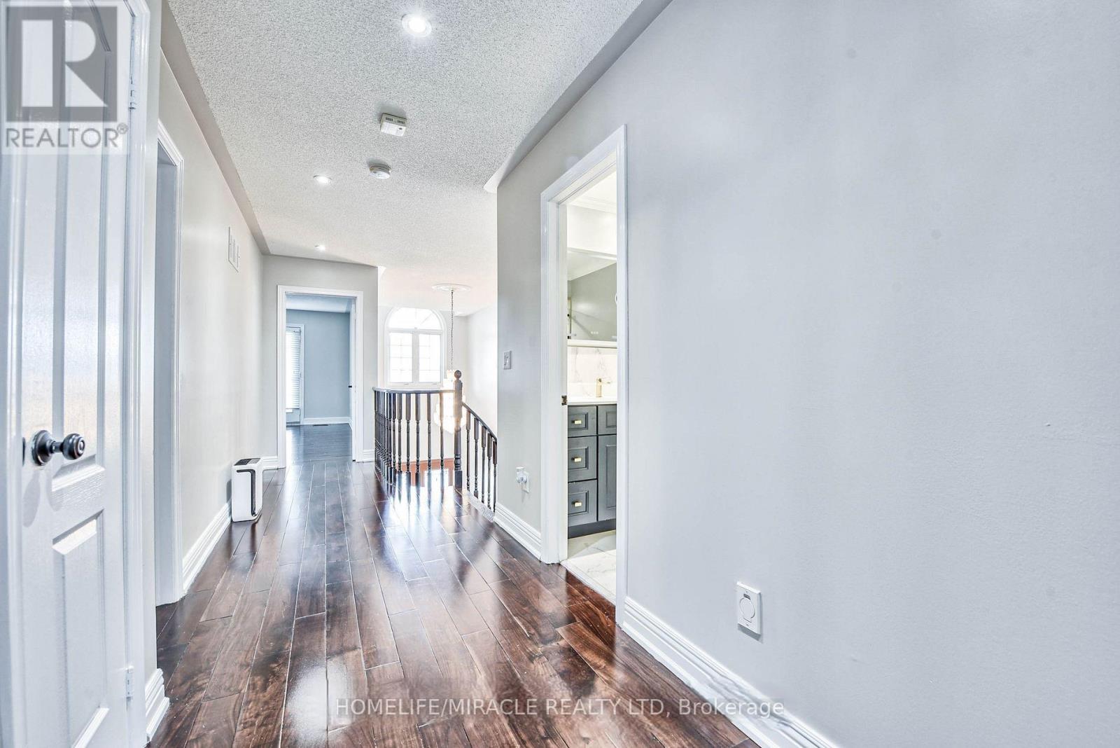 215 Bachman Drive, Vaughan, Ontario  L6A 3V9 - Photo 8 - N12836766