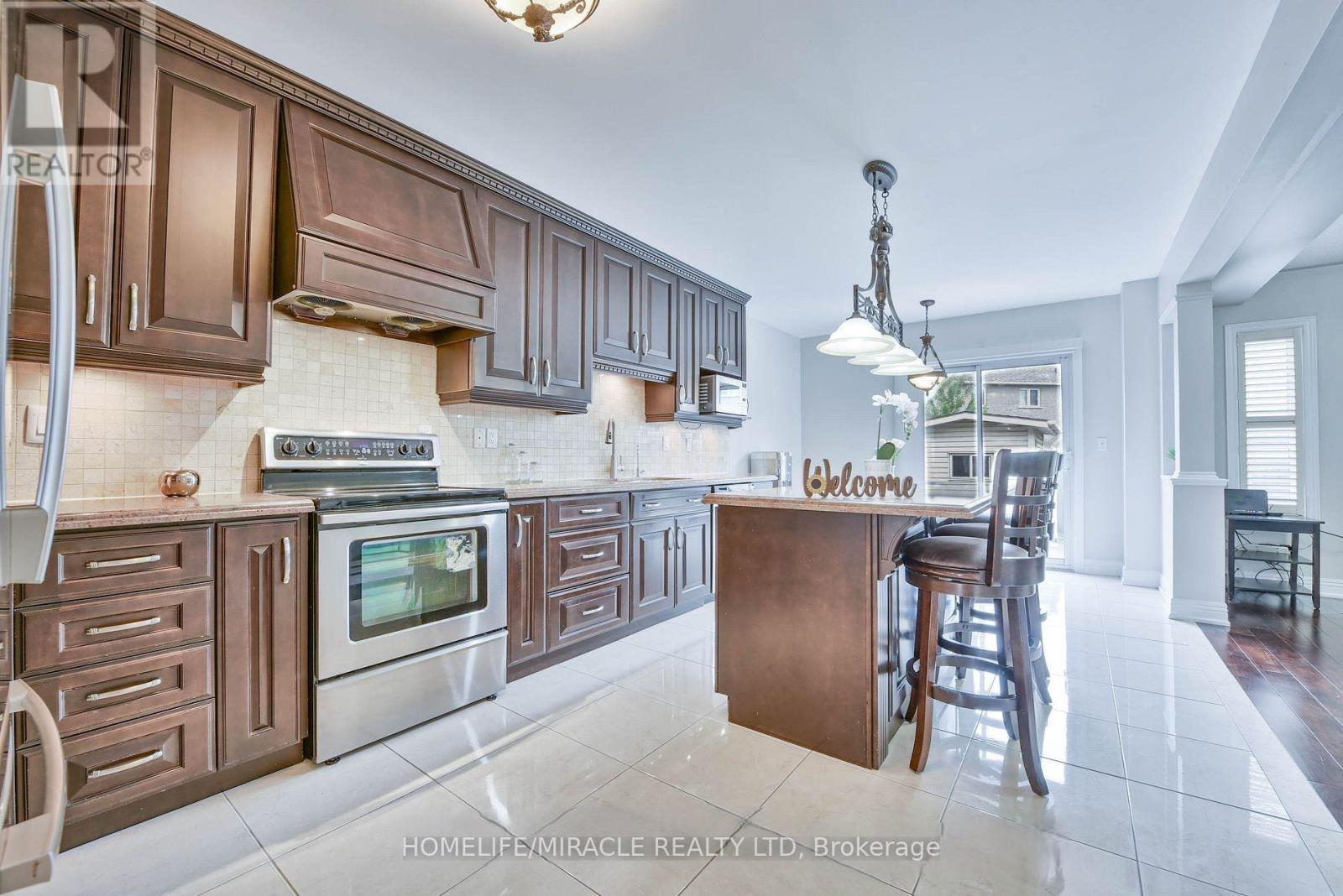 215 Bachman Drive, Vaughan, Ontario  L6A 3V9 - Photo 9 - N12836766