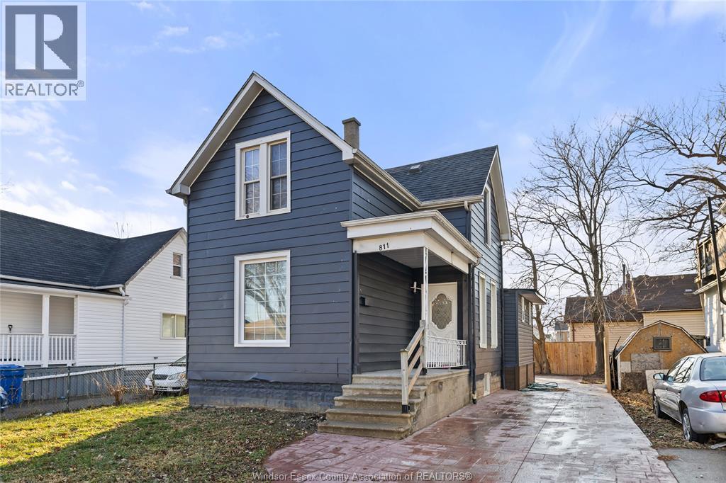 811 Langlois Avenue, Windsor, Ontario  N9A 2G9 - Photo 1 - 26004433