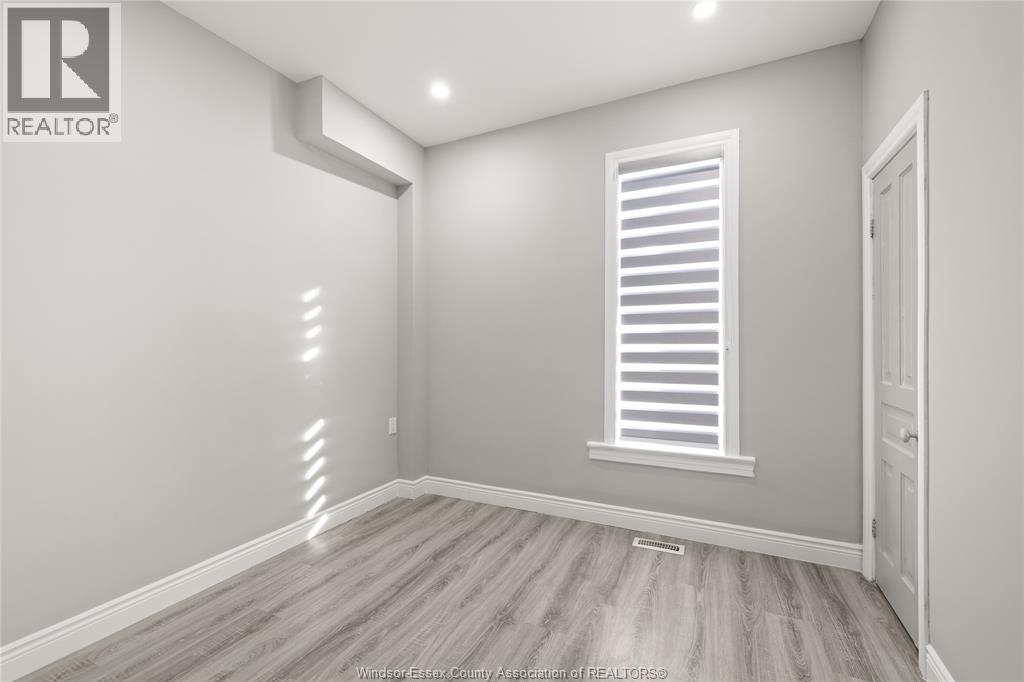 811 Langlois Avenue, Windsor, Ontario  N9A 2G9 - Photo 10 - 26004433