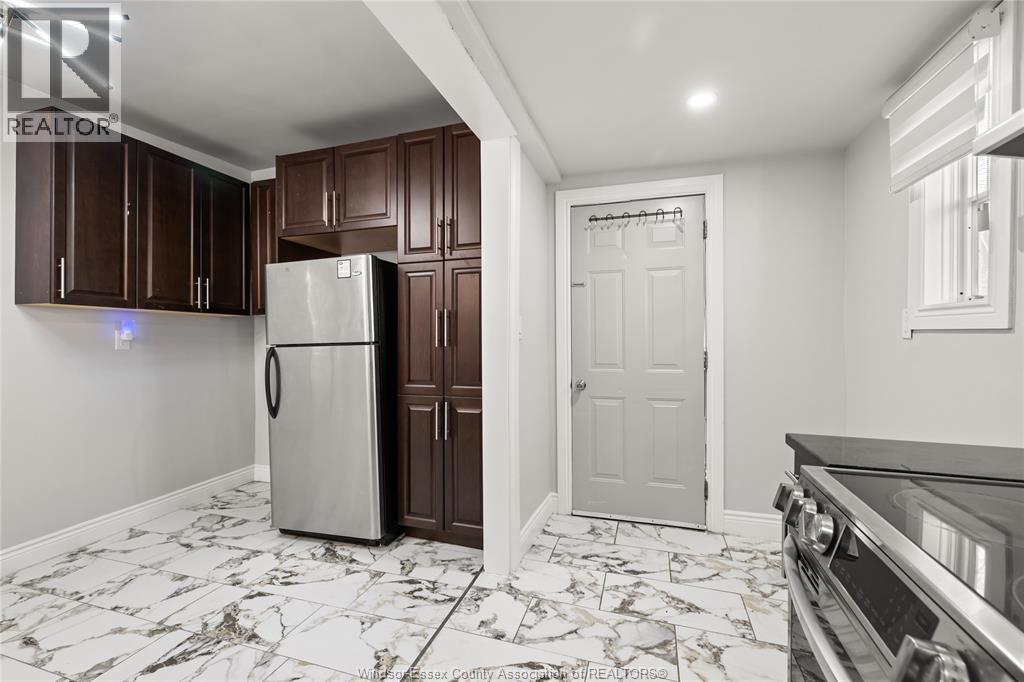 811 Langlois Avenue, Windsor, Ontario  N9A 2G9 - Photo 13 - 26004433