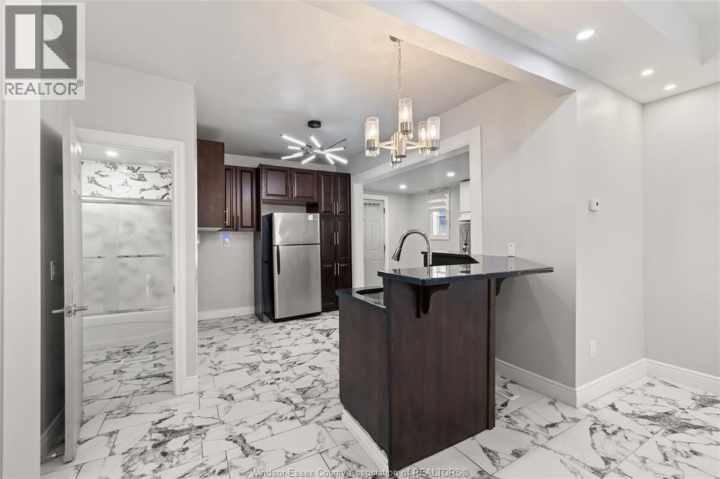 811 Langlois Avenue, Windsor, Ontario  N9A 2G9 - Photo 7 - 26004433