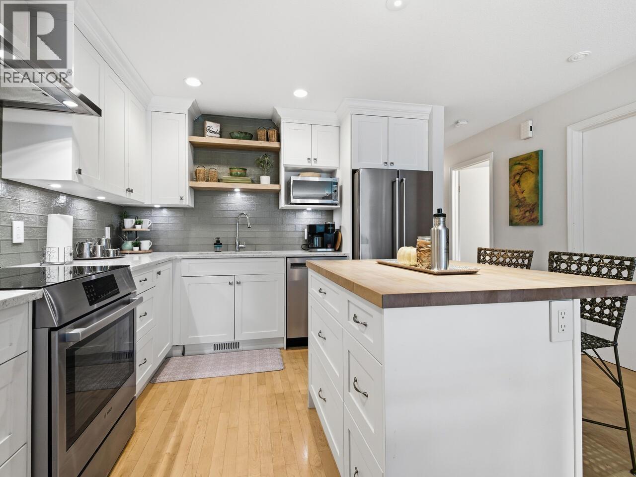 3920 Indian River Drive, North Vancouver, British Columbia  V7G 2G8 - Photo 4 - R3095438