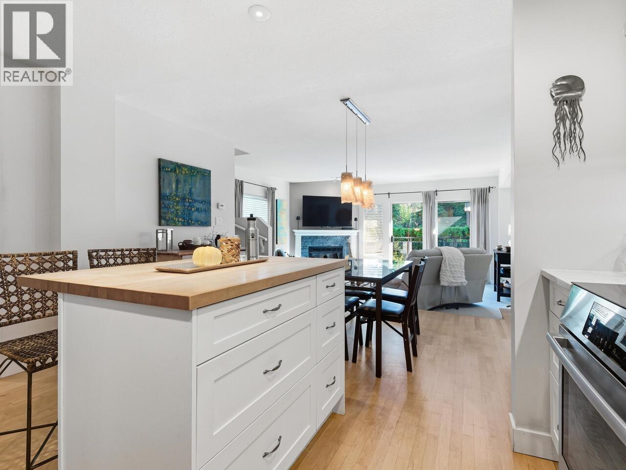 3920 Indian River Drive, North Vancouver, British Columbia  V7G 2G8 - Photo 5 - R3095438