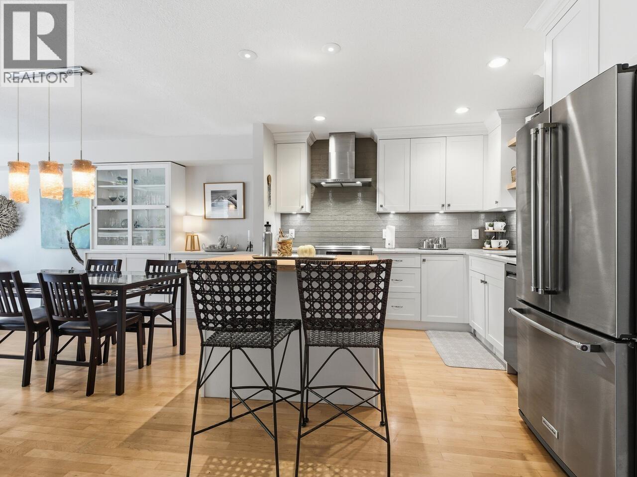 3920 Indian River Drive, North Vancouver, British Columbia  V7G 2G8 - Photo 6 - R3095438